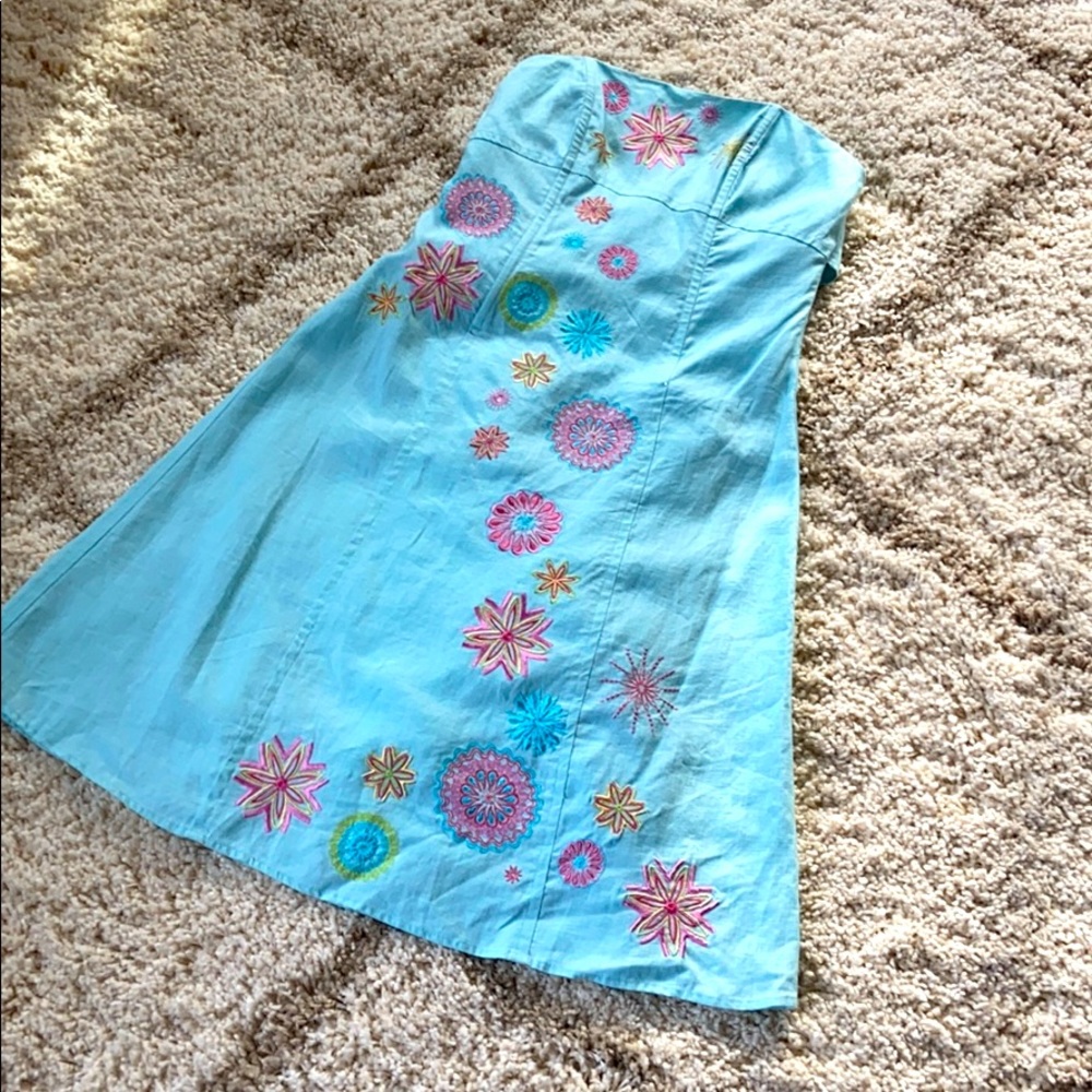 Embroidery strapless summer dress